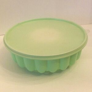 Vintage Tupperware mint green jello mold